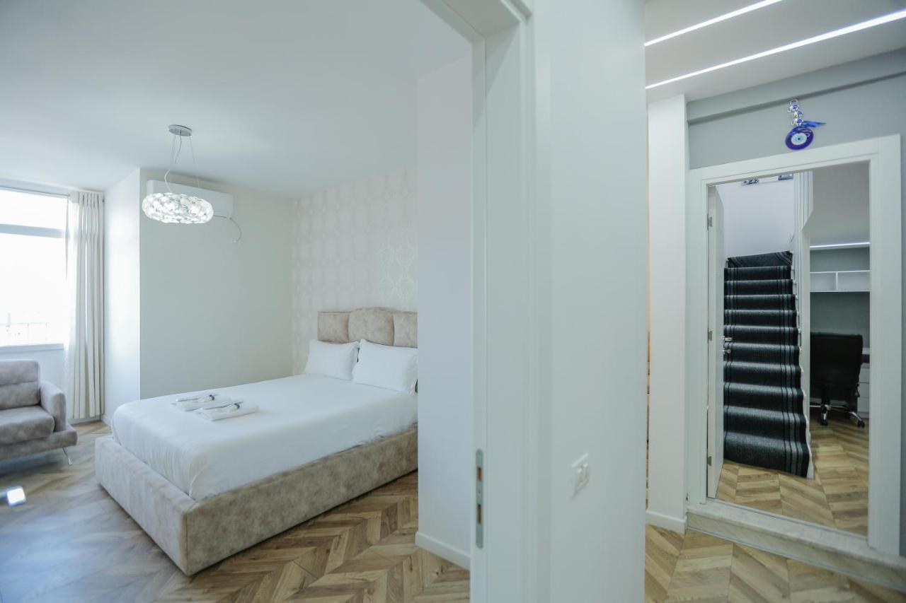 Miku Apartments-Luxury City View At Wilson Square 티라나 외부 사진