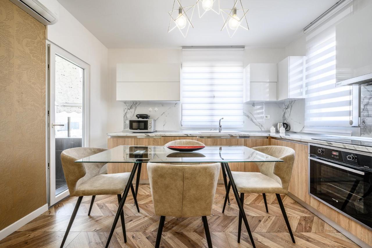 Miku Apartments-Luxury City View At Wilson Square 티라나 외부 사진