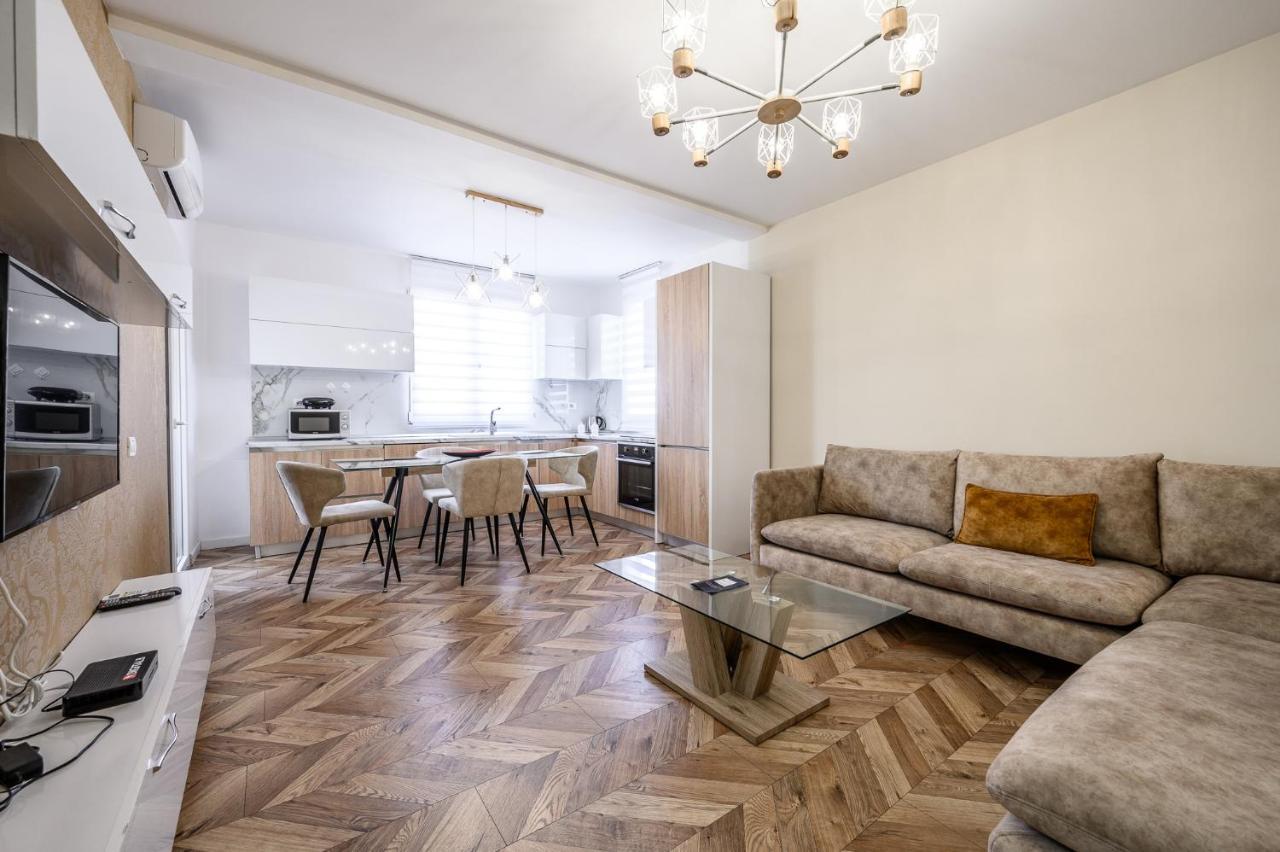 Miku Apartments-Luxury City View At Wilson Square 티라나 외부 사진