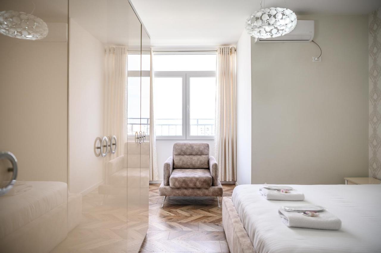 Miku Apartments-Luxury City View At Wilson Square 티라나 외부 사진