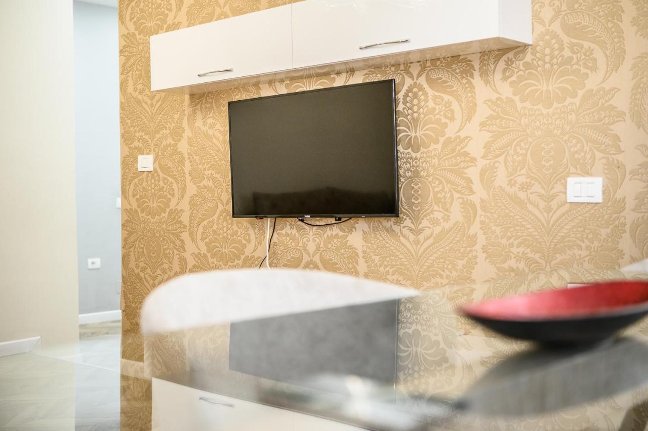Miku Apartments-Luxury City View At Wilson Square 티라나 외부 사진