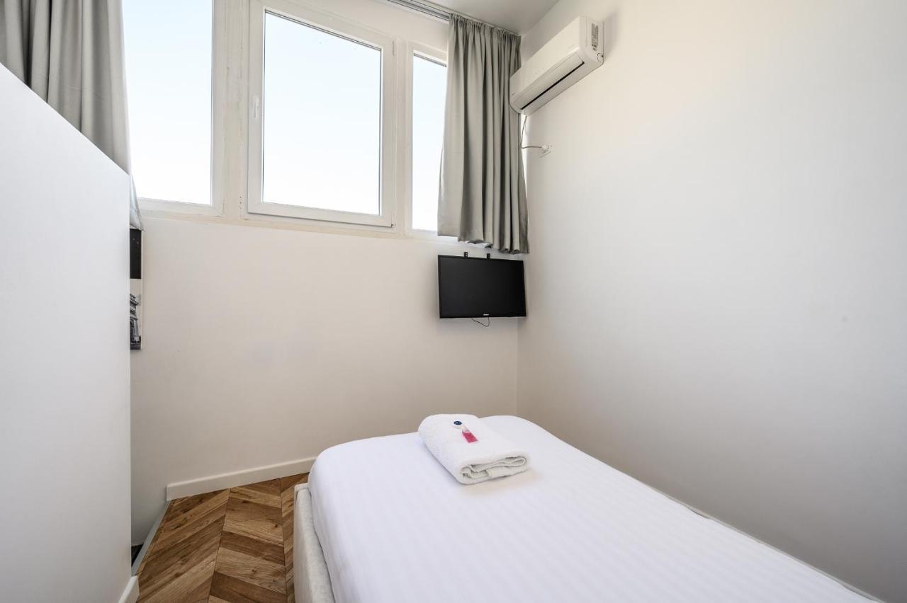 Miku Apartments-Luxury City View At Wilson Square 티라나 외부 사진