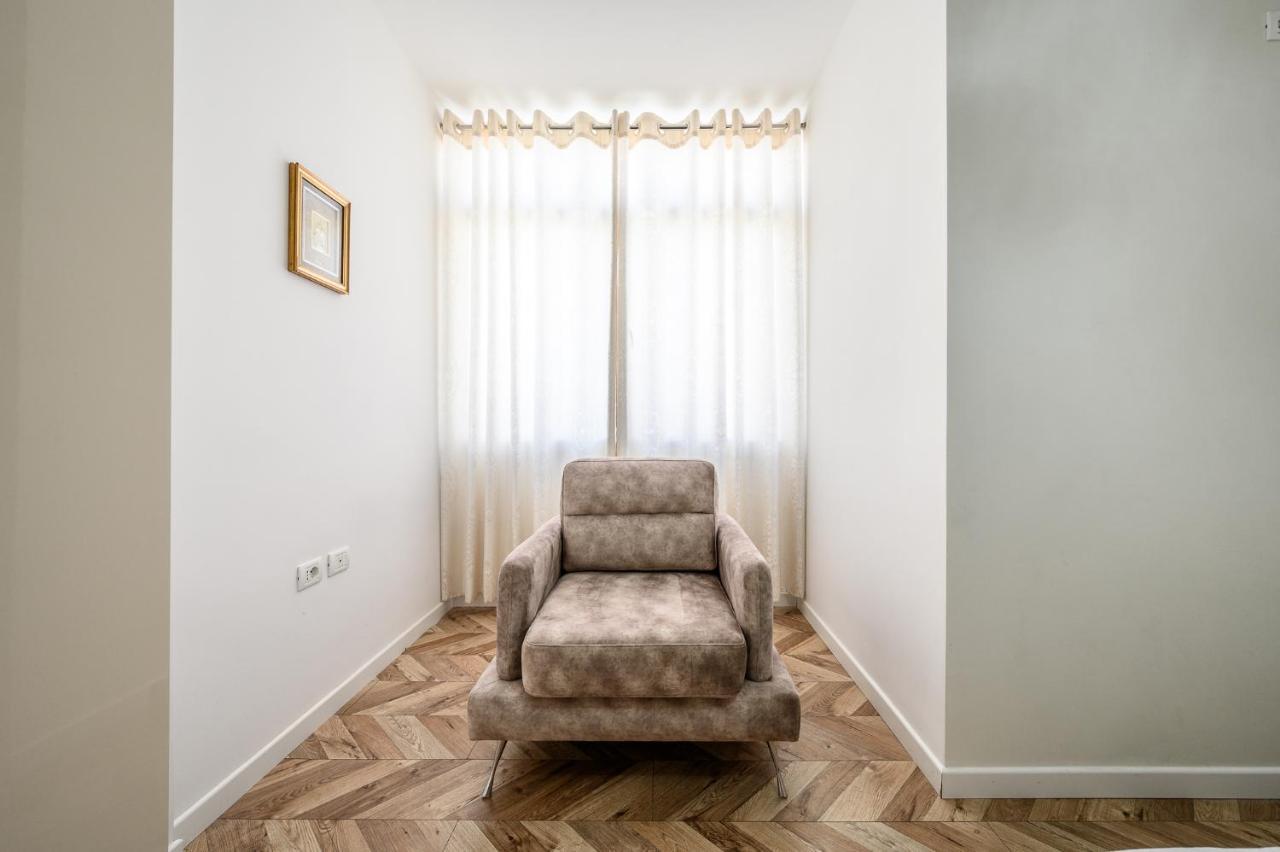 Miku Apartments-Luxury City View At Wilson Square 티라나 외부 사진
