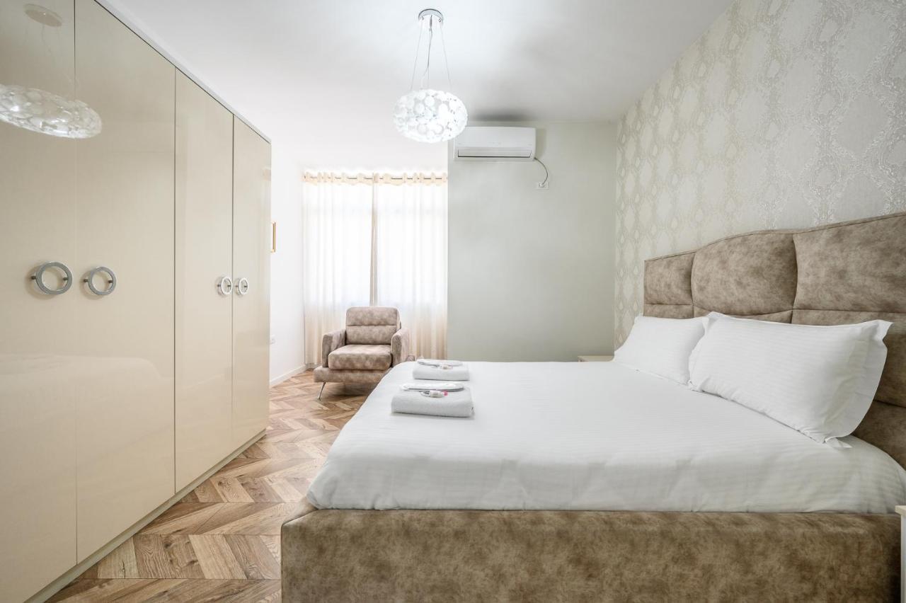 Miku Apartments-Luxury City View At Wilson Square 티라나 외부 사진