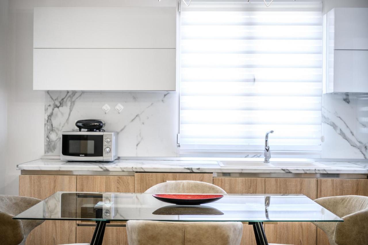 Miku Apartments-Luxury City View At Wilson Square 티라나 외부 사진