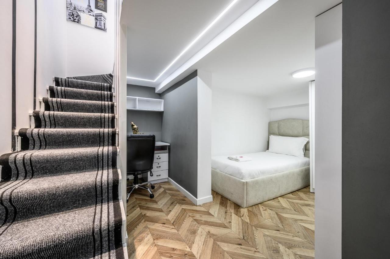 Miku Apartments-Luxury City View At Wilson Square 티라나 외부 사진